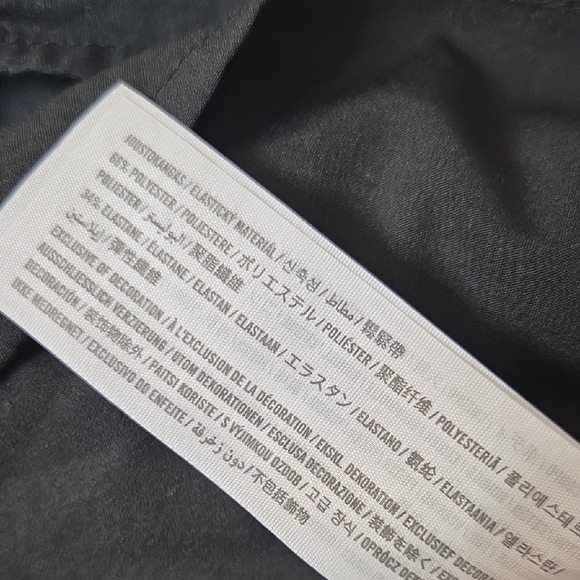 Hollister Black Puff Sleeve Smocked Dress - Picture 5 of 7